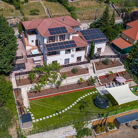 Olgi Milla Balatonalmadi